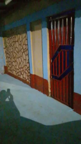 Vendo uma linda casa com piscina