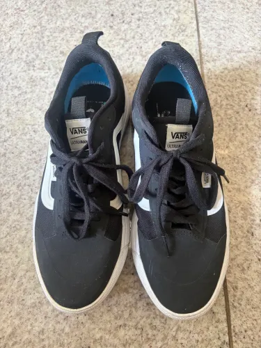 Tênis Vans UltraRange EXO preto e branco da Vans Tamanho: 38
