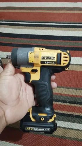 Chave de Impacto DeWalt 12V MAX DCF813-B2 3/8 com Bateria