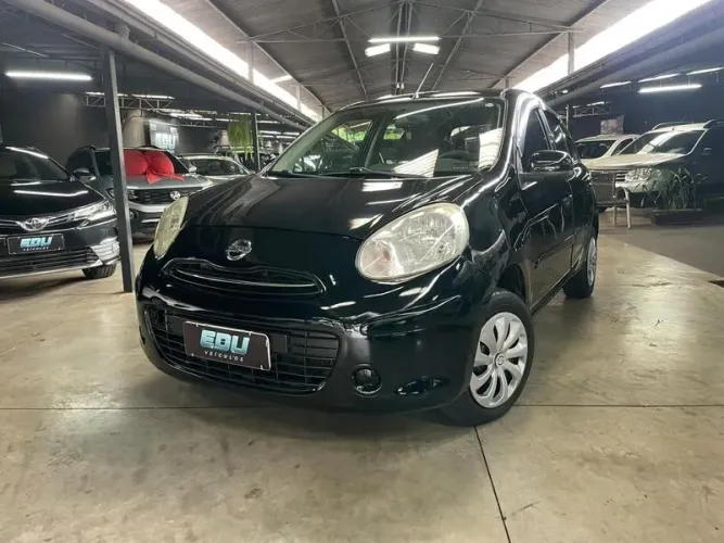 Nissan March 1.0 12V Flex 5P 2013