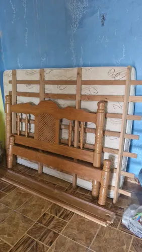Cama Casal de Madeira Mulateiro