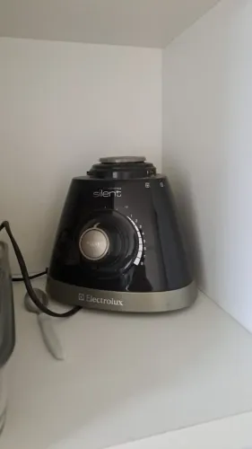 Liquidificador Eletrolux Silent em ótimo estado