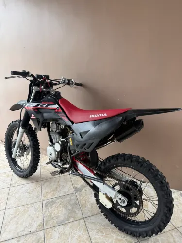 Crf 230 f com nota na mão fala cmg que mando vídeos *