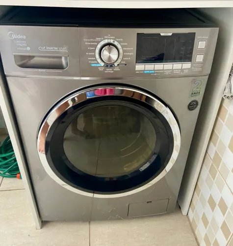 Maquina lava e seca Midea 12kg ( precisa de manutenção)