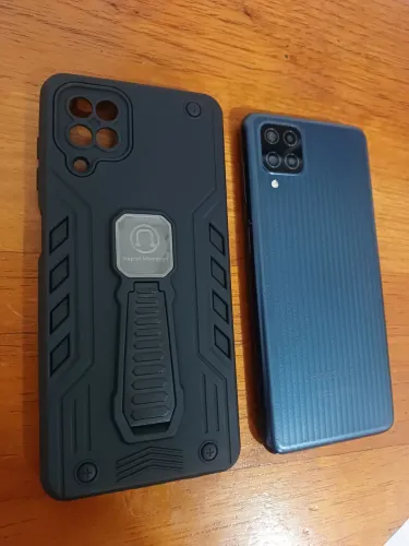 Samsung m12