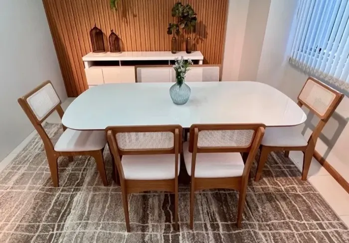 Conjunto mesa de jantar + 6 cadeiras