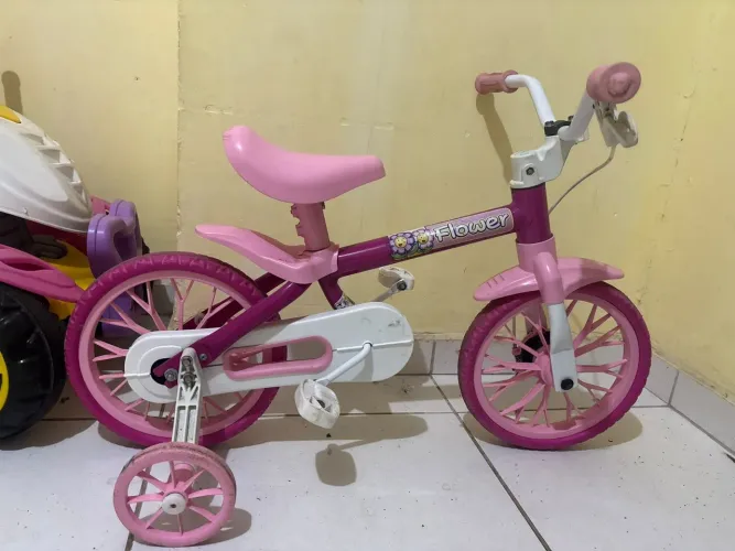Bicicleta infantil menina
