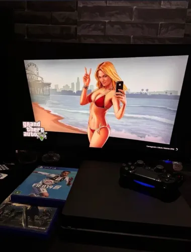 ps4 slim vai com jogos do spider man fifa 19 e pes