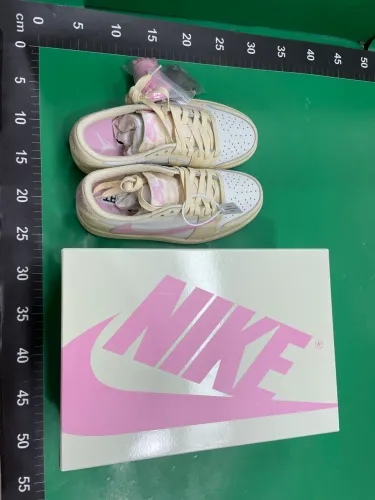 Tênis Air Jordan 1 Low Shy Pink x Travis Scott (novo)