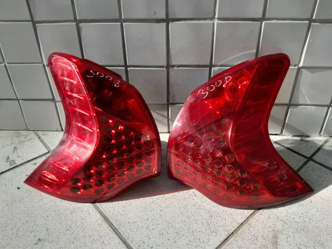 Par de Lanternas Traseiras Peugeot 3008 (2011 a 2014) - Originais
