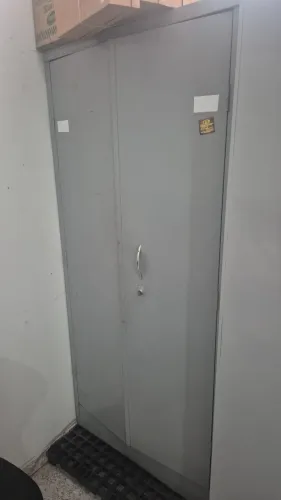 Armário metálico multiuso