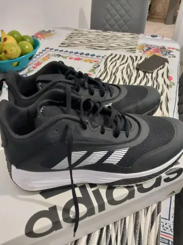 Tênis Adidas hoops