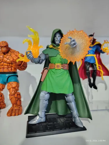 Dr Doom Doutor Destino marvel legends 