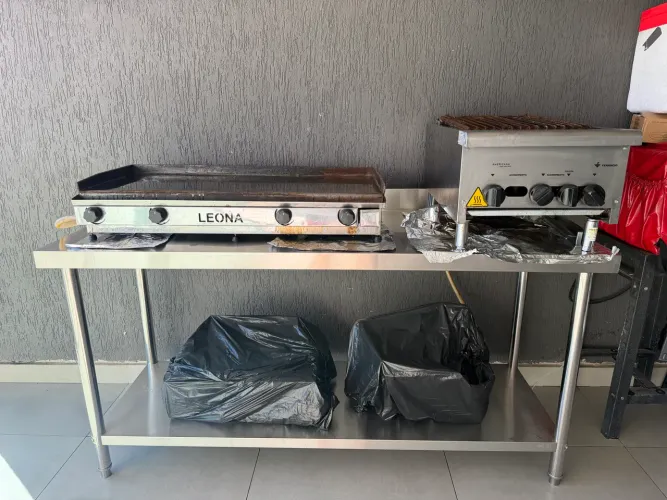 Fundo Hamburgueria, vários equipamentos 