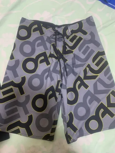 Short quilo silver é um da oakley
