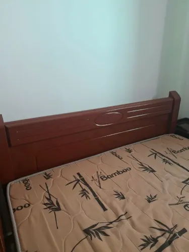 Cama com colchão ortopédico 