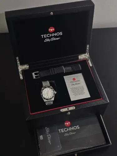 Technos Edição Limitada Sky Diver - 2026 Sw2001 - Branco Prateado Preto (Usado)