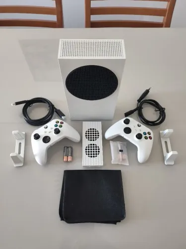 Xbox Series S 512GB + 2 Controles Originais + Acessórios | Revisado