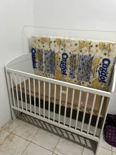 Vendo berço novo com colchão (nunca usado)