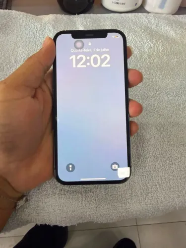 Iphone 12 em ótimas condições(vender rapido não negócio e aceito cartão)