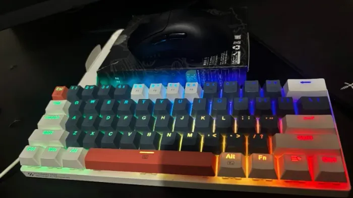 Vendo mouse aj179P (na caixa) + teclado k500 b61 (usado)