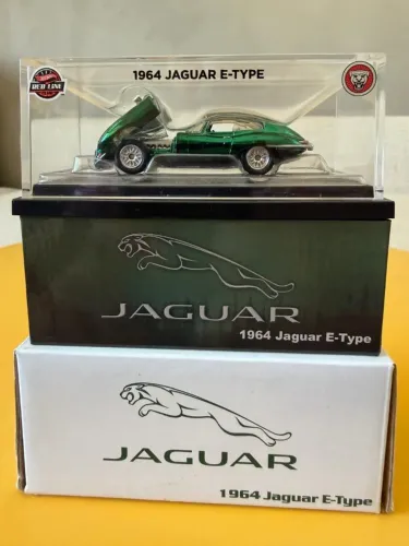 Hot Wheels RLC 1964 Jaguar E-Type Numerada em 30.000 Unidades