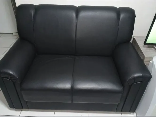 Sofá 2 lugares preto