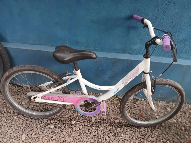 Bicicleta menina