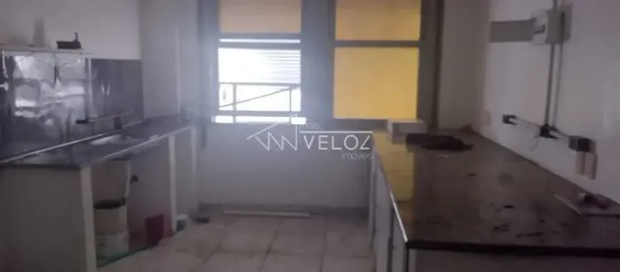 Sala : / Comercial / Centro