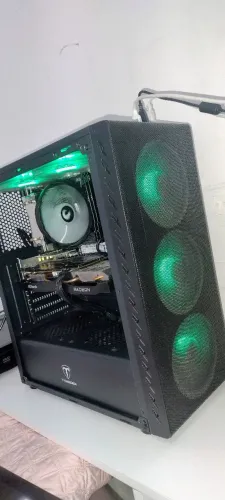 Pc gamer ryzen 5 5600 +RX 6600 + 32GB de ram