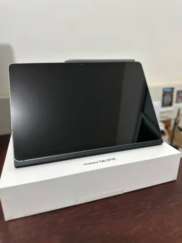 Samsung Galaxy Tab S9 FE - Menos de 1 ano de uso