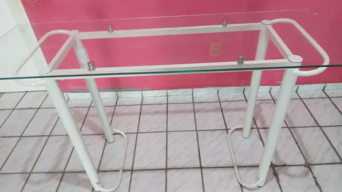 Aparador com tampa de vidro 120 reais