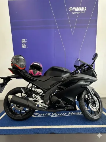 Oportunidade única para quem quer uma Yamaha R15 praticamente zero.