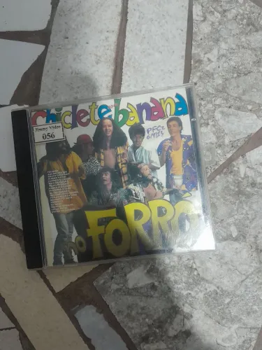 Cd raro chiclete com banana no forró