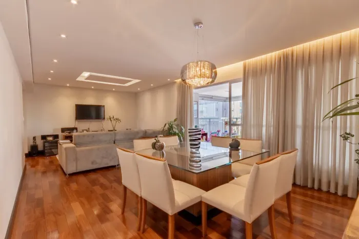 Apartamento à venda com 220m², 4 quartos e 4 vagas
