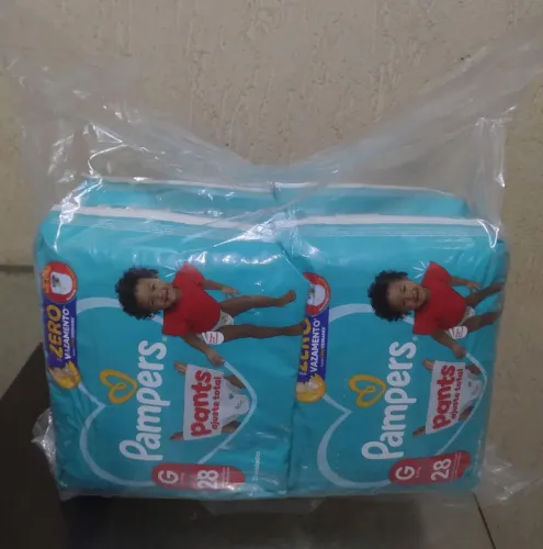 Fralda Pampers Pants Tamanho G ( 4 pacotes de 28 unidades cada ))
