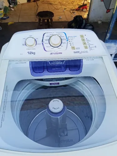 Vende-se maquina de lavar roupa eletrolux 12kg