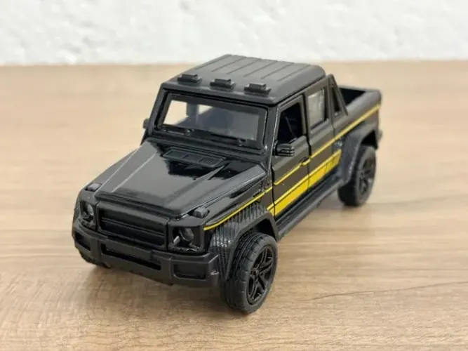 Carrinho Mercedes Jeep preto 1:36