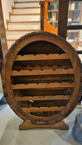 Adega porta-vinhos de madeira para 24 garrafas