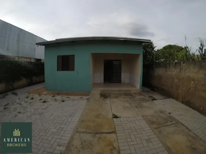 Vende - se Area 2500 metros com Casa 2 Qt, Suite, Proximo a UFG