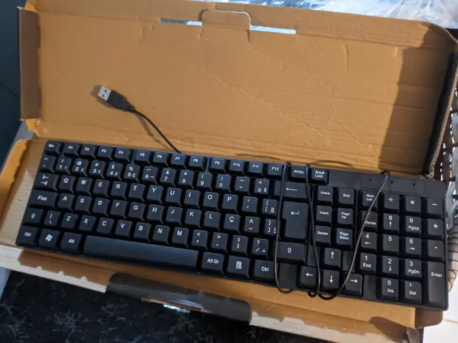 Combo teclado+ monitor Samsung