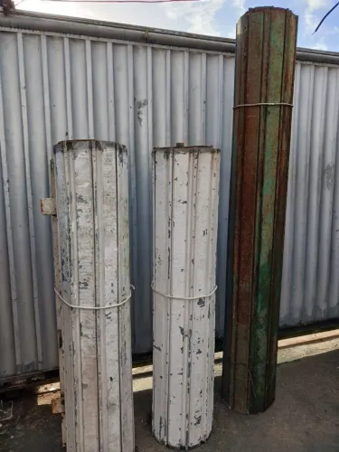 Portas de rolo de 2,60 por 1,35 apenas 200 reais cada uma a grande e brinde