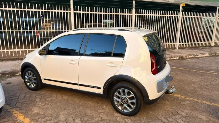 Volkswagen Up! Cross 1.0 TSI Total Flex 12V 5P 2016