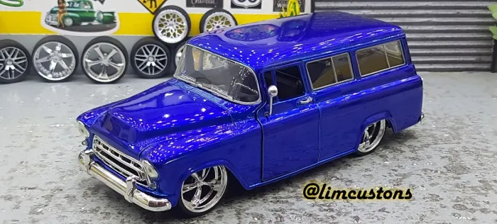 Jada toys - Miniatura colecao 1:24 - Chevrolet Suburban