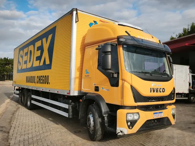 Iveco tector 24300 ano 2023 400.000km