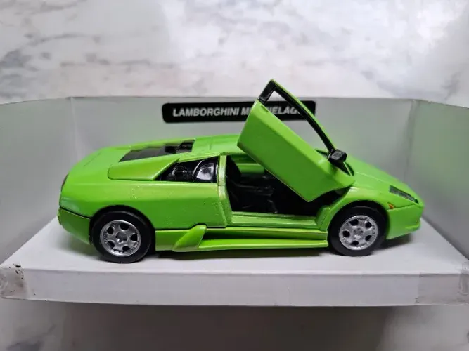 Lamborghini Murcielago, miniatura de 1/32.