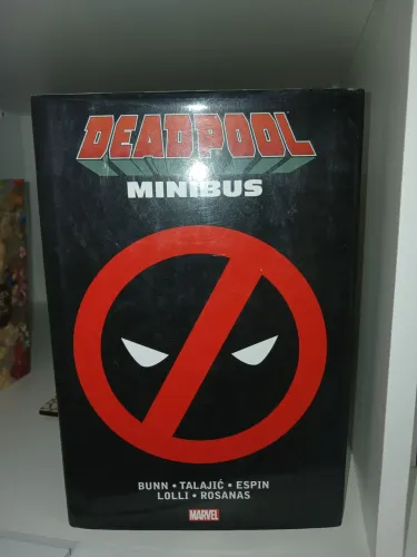 Deadpool Minibus. Importado.