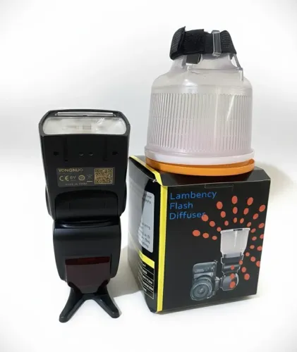 Flash yongnuo 685 TTL  Nikon e Difusor lambency