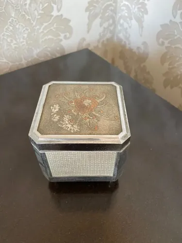Linda Caixa De Música Anos 70 . Vintage