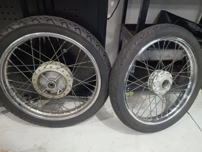 Par de Rodas para Titan 150